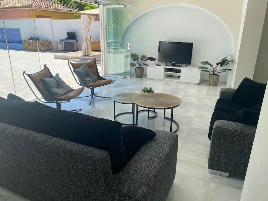 Sunny Villa Mijas With Large Pool Free Parking Málaga Exterior foto